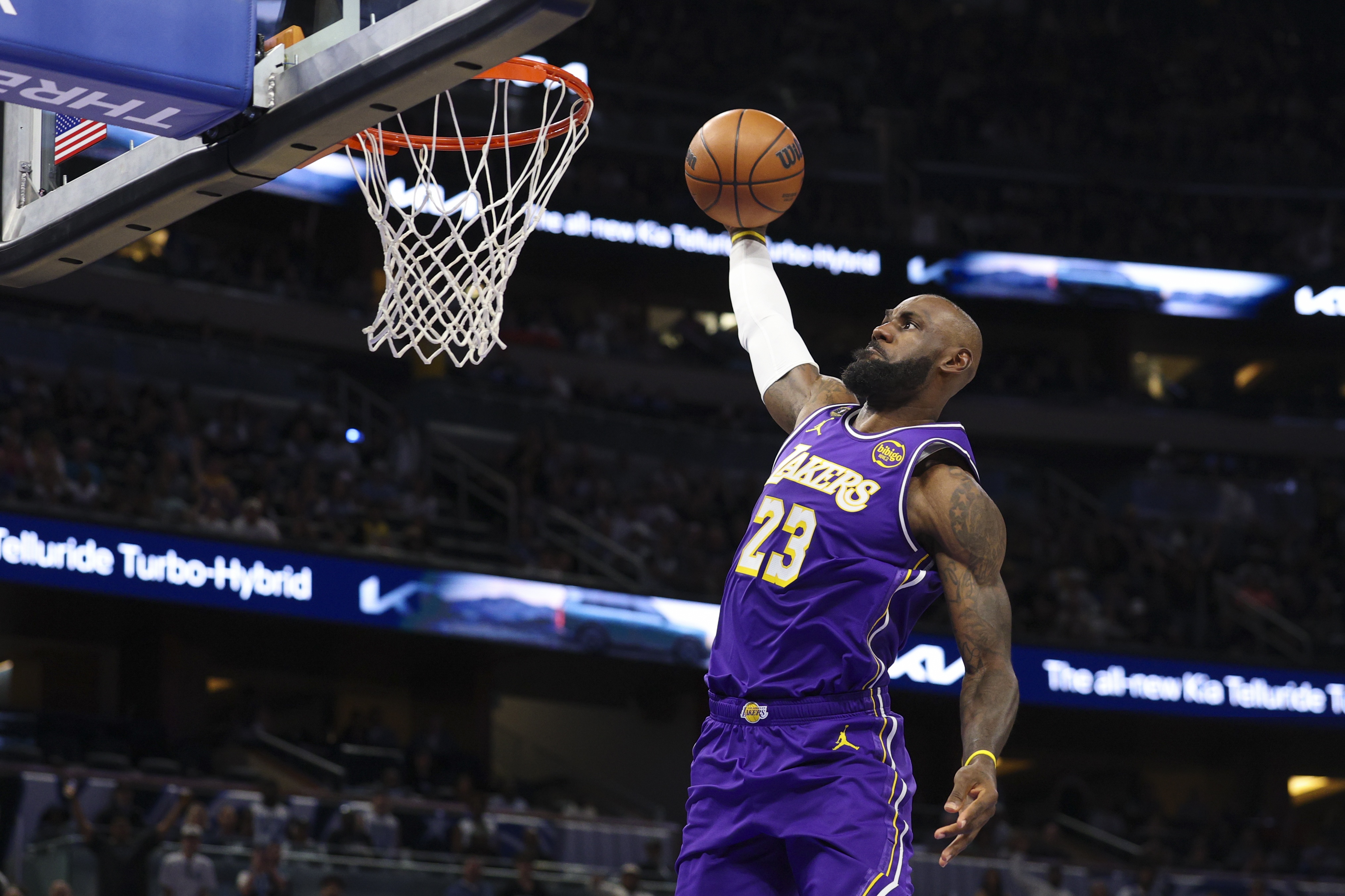 开云-韦德：我在世期间 我不会再看到谁会有像老詹这样的生涯